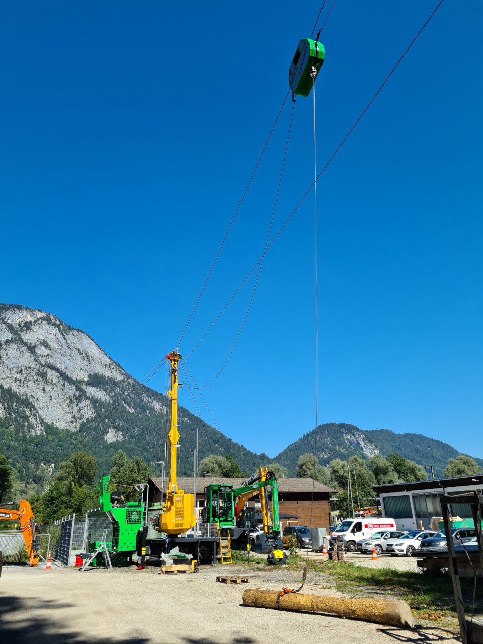 Cable crane for timber transport